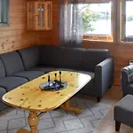 6 Person In Bud-by Traum Nyaraló *