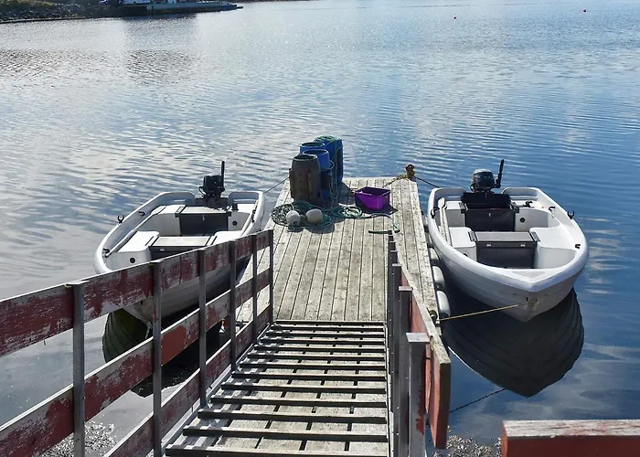 6 Person In Bud-by Traum